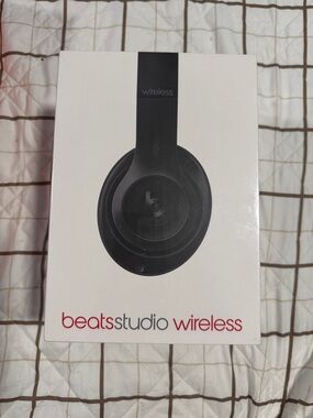 Beats by Dre Studio Wireless Over-Ear Headphones - Black